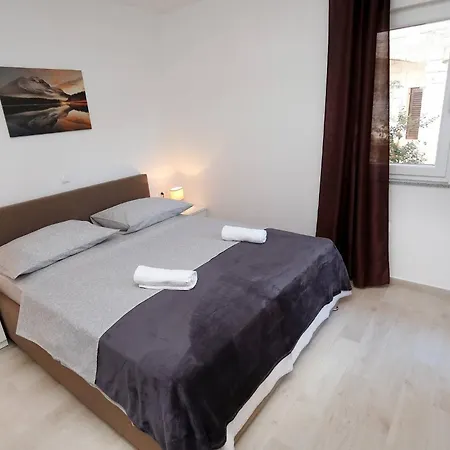 Stella Maree 1 * Trogir